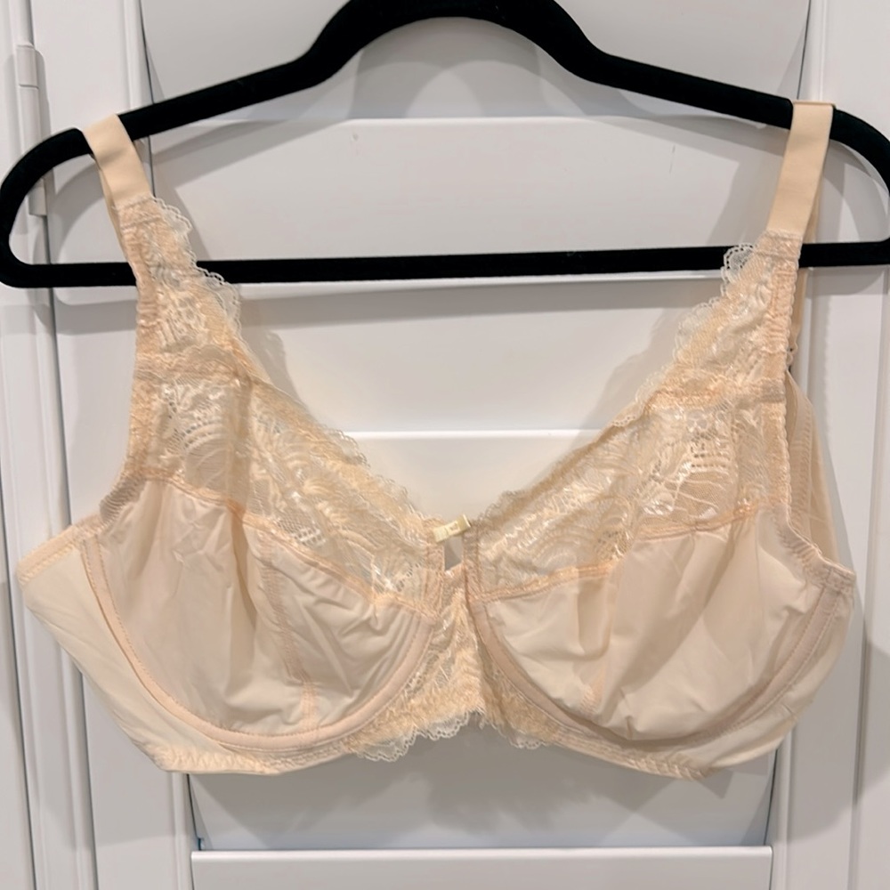 Woman’s Supportive Underwire Bra Non-padded with Bow